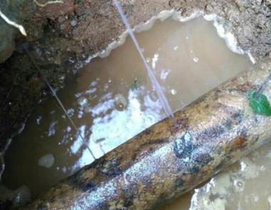 民权楼顶渗水维修公司分享下地暖漏水的原因及检测方法。